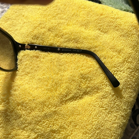 Louis Vuitton sun glasses - Picture 3 of 4